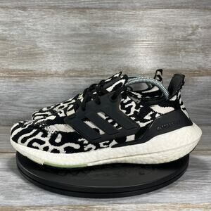Adidas Men's UltraBoost 22 Zebra Athletic Sneakers Size 8.5